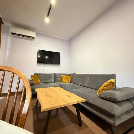 The Sunset New Bazaar View Balcony Parking Available Daire Tiran